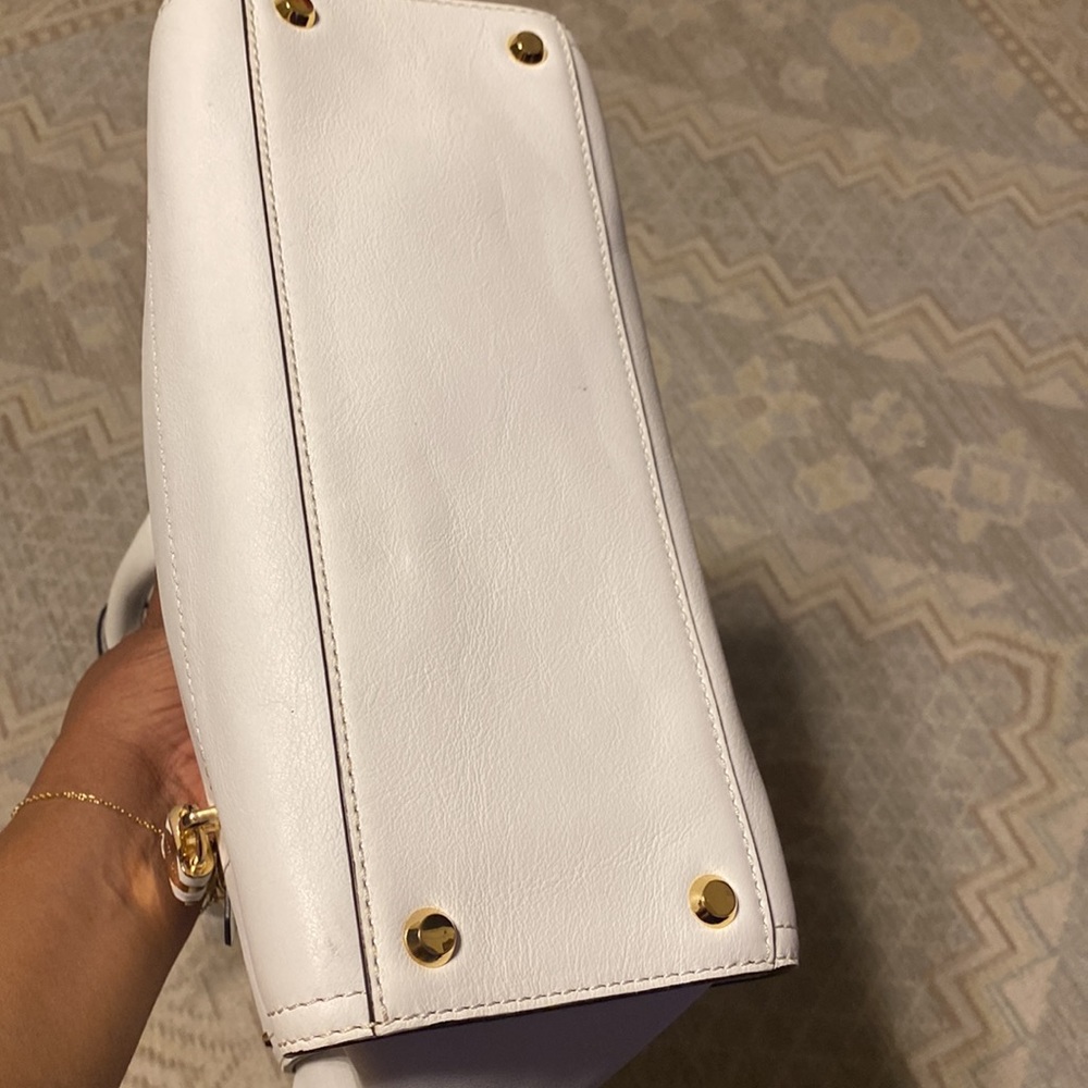 MICHAEL MICHAEL KORS WHITE LEATHER LOCK 🔐 DETAILS BAG - Picture 12 of 16